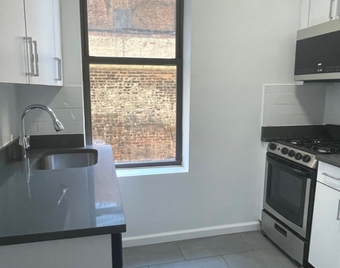 166 West 72nd Street - Photo Thumbnail 6