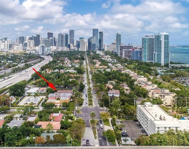 2422 S Miami Ave - Photo Thumbnail 15