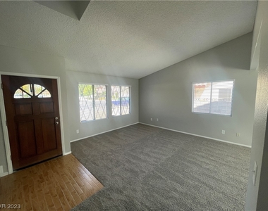 2304 Lone Pine Street - Photo Thumbnail 3