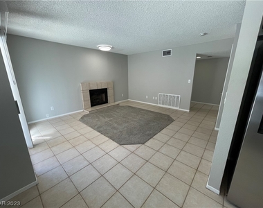 2304 Lone Pine Street - Photo Thumbnail 15