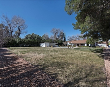 1111 Rancho Circle - Photo Thumbnail 8