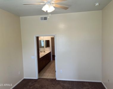 14575 W Mountain View Boulevard - Photo Thumbnail 9