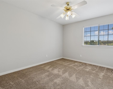 2704 Mimosa Court - Photo Thumbnail 23