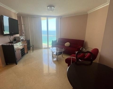 16699 Collins Ave - Photo Thumbnail 7