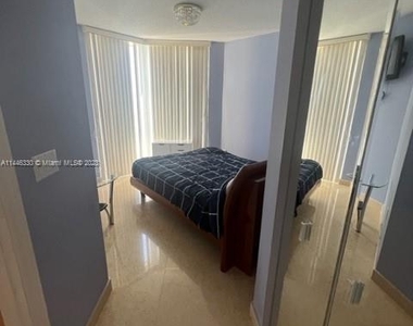 16699 Collins Ave - Photo Thumbnail 11