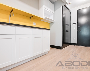 250 Winthrop Street - Photo Thumbnail 2