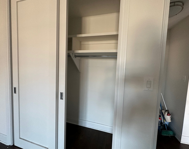165 East 35th Street - Photo Thumbnail 2