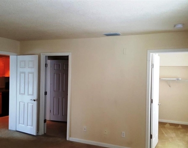 222 Se Pompano Drive Se - Photo Thumbnail 14