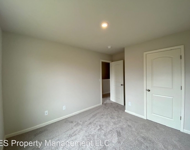 2809 W. Kings Canyon Dr. - Photo Thumbnail 30