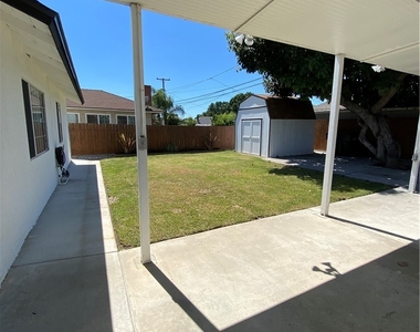 11443 Horton Avenue - Photo Thumbnail 14