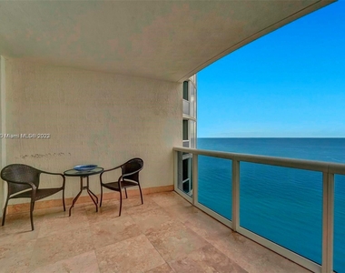 17201 Collins Ave+den - Photo Thumbnail 21