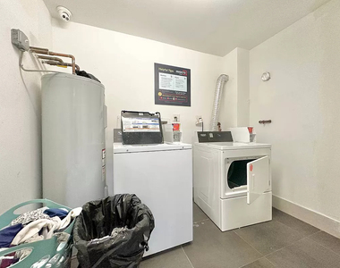 997 Jefferson Avenue - Photo Thumbnail 5