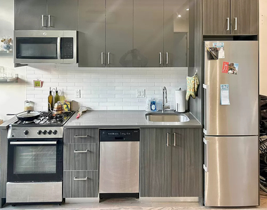 997 Jefferson Avenue - Photo Thumbnail 2