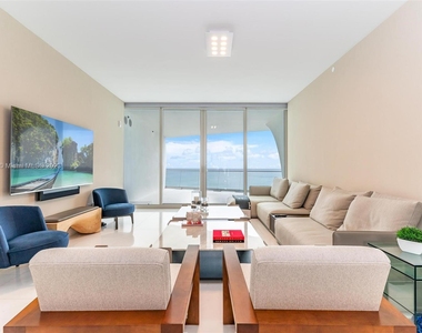 16901 Collins Ave - Photo Thumbnail 2