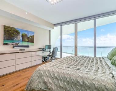 16901 Collins Ave - Photo Thumbnail 11