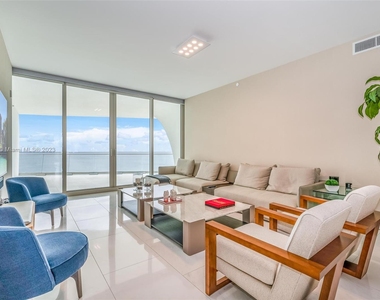 16901 Collins Ave - Photo Thumbnail 1