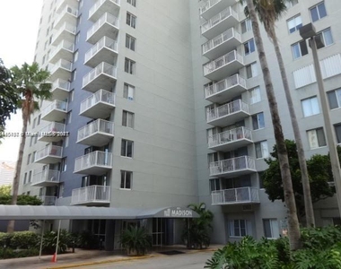 850 N Miami - Photo Thumbnail 0