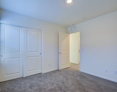 7906 W Agate Avenue - Photo Thumbnail 24