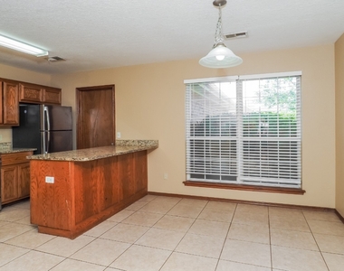 8209 Nw 83rd Place - Photo Thumbnail 5