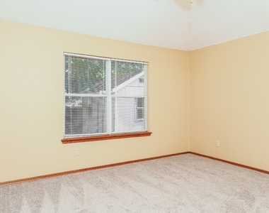 8209 Nw 83rd Place - Photo Thumbnail 8