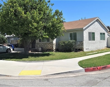 7946 Appledale Avenue - Photo Thumbnail 14