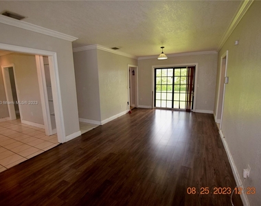 14960 Pierce St - Photo Thumbnail 1