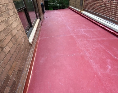 East 55th Street - Photo Thumbnail 9