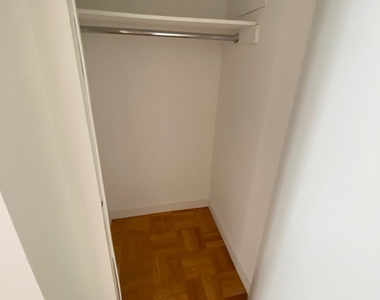 East 55th Street - Photo Thumbnail 10