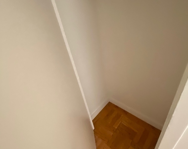 East 55th Street - Photo Thumbnail 18