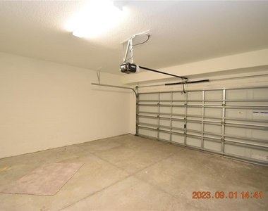 6252 Shiner Street - Photo Thumbnail 5