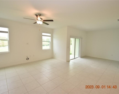 6252 Shiner Street - Photo Thumbnail 9