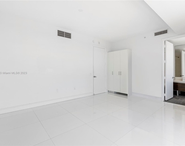 1100 Biscayne Blvd - Photo Thumbnail 38