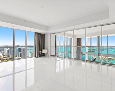 1100 Biscayne Blvd - Photo Thumbnail 5