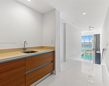 1100 Biscayne Blvd - Photo Thumbnail 21