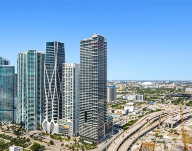 1100 Biscayne Blvd - Photo Thumbnail 8