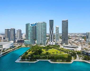 1100 Biscayne Blvd - Photo Thumbnail 39