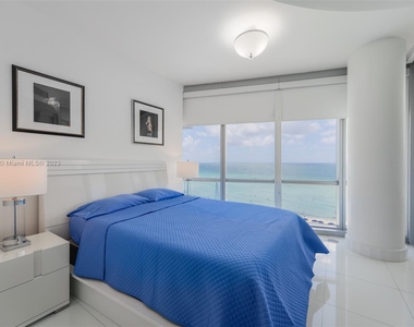 17121 Collins Ave - Photo Thumbnail 14