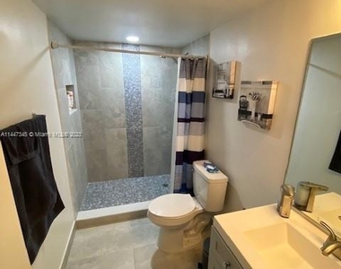 9421 Evergreen Pl - Photo Thumbnail 14