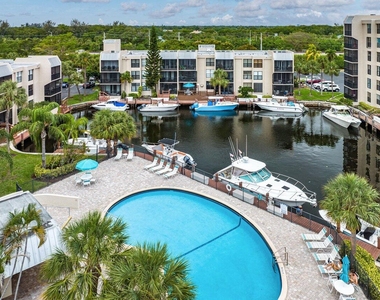 7 Royal Palm Way - Photo Thumbnail 20