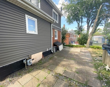 1453 Shell Street - Photo Thumbnail 3