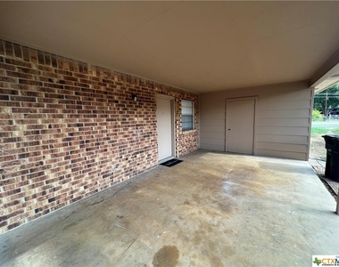 343 Bobolink Drive - Photo Thumbnail 16