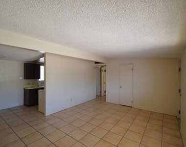 1701 N Fremont Avenue - Photo Thumbnail 4