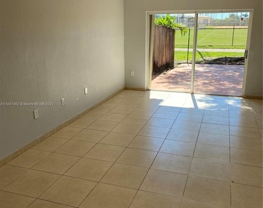 8552 Sw 214th Way - Photo Thumbnail 9