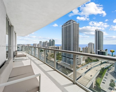 2600 E Hallandale Beach Blvd - Photo Thumbnail 6