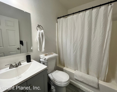 311 Zenith St Unit 3 - Photo Thumbnail 9