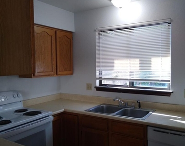 2621 E Uintah St. - Photo Thumbnail 17