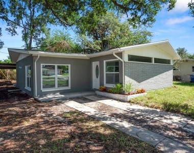 6604 Travis Boulevard - Photo Thumbnail 4