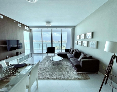 2020 N Bayshore Dr - Photo Thumbnail 1