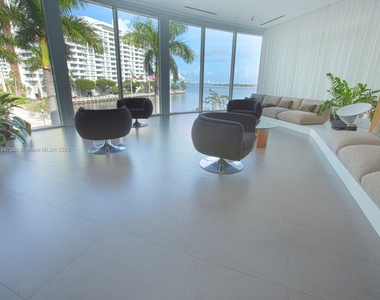 2020 N Bayshore Dr - Photo Thumbnail 24