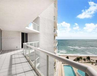 16425 Collins Ave - Photo Thumbnail 8